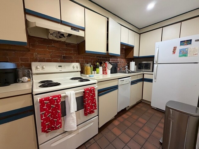 Photo - 90 Gainsborough St Unit 201e