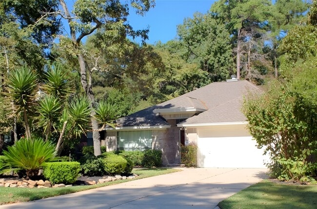 Building Photo - 102 N Holly Laurel Cir