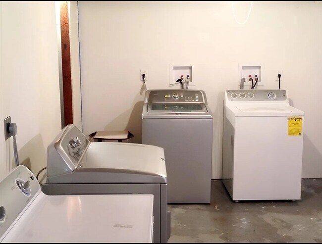 Photo - 115 Everett St Unidad 1 Rental