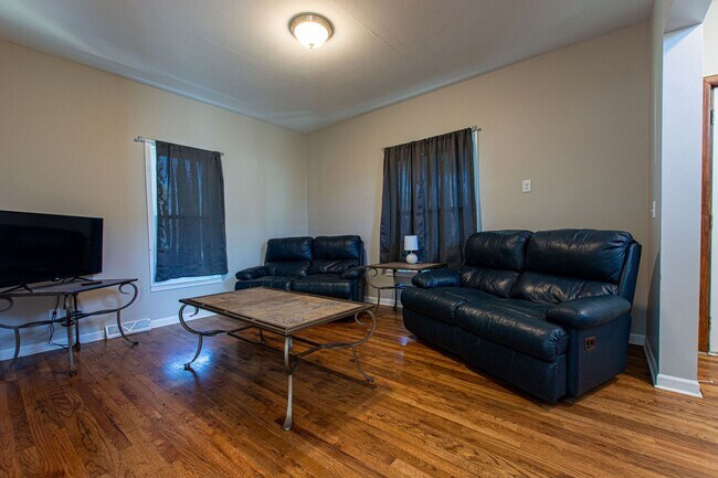 Photo - Cute 3 Bedroom / 1 Bath Home in Fremont!