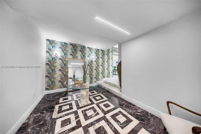 Building Photo - 1141 NE 90th St Rental