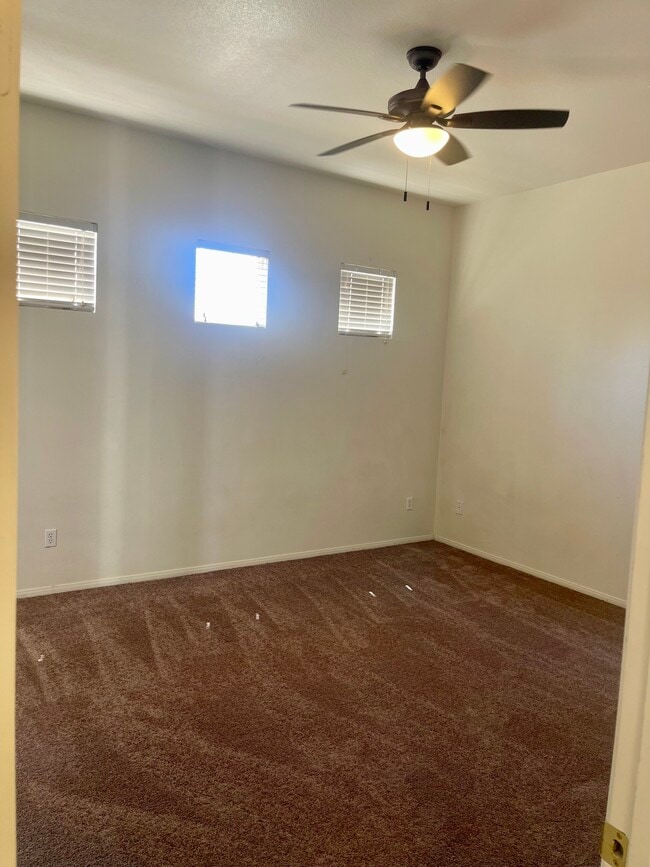 Photo - 6550 Ditmars St