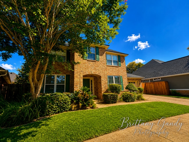 Photo - 139 Hallette Dr