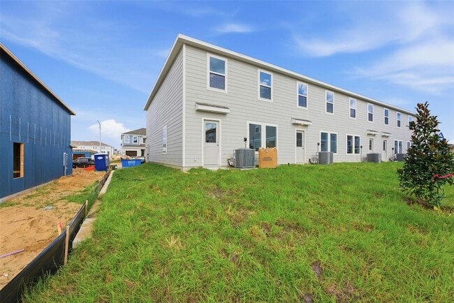 Photo - 1557 Plank Pl