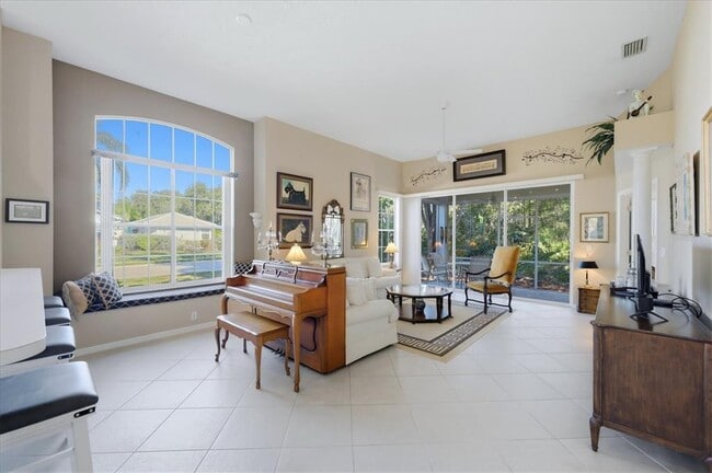 Photo - 7630 Whitebridge Glen
