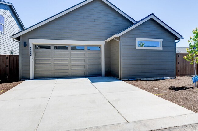 Photo - 3741 NE Petrosa Ave