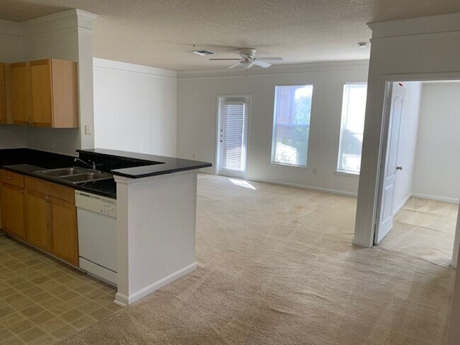 Photo - Condo for rent - 3rd floor in gated community