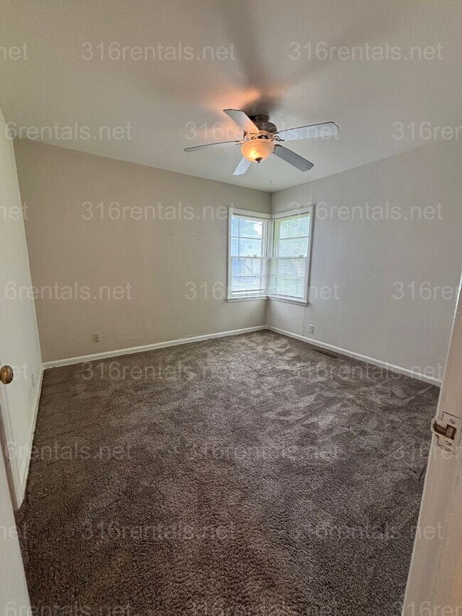 Photo - Three bed one bath available now!