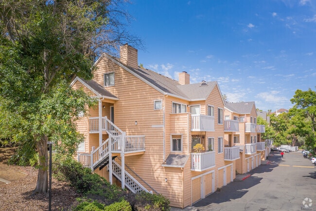 Building-Willow - Village View Apartments