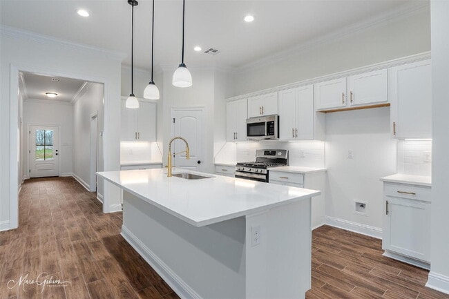 Photo - "Charming 3-Bedroom Bossier City Home with 2 Full Baths and 1848 Sq Ft of Comfort!"