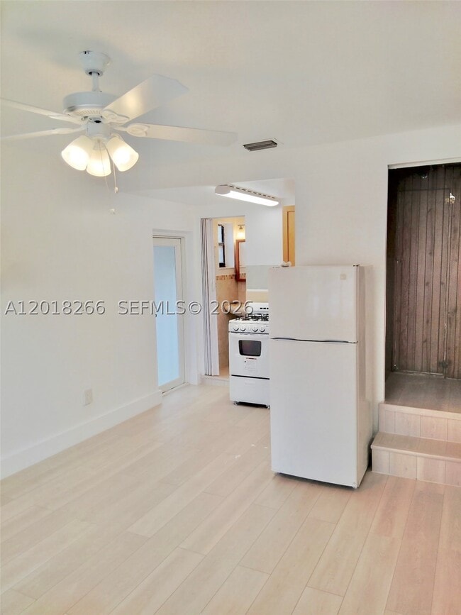 7537 Buccaneer Ave Unidad B