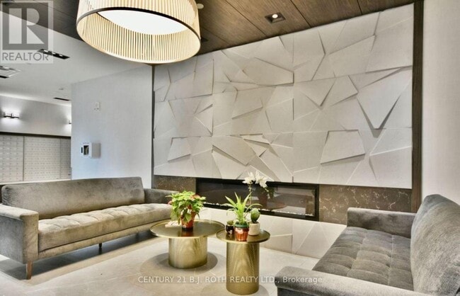 Photo - 58 Lakeside Ter Unit 818