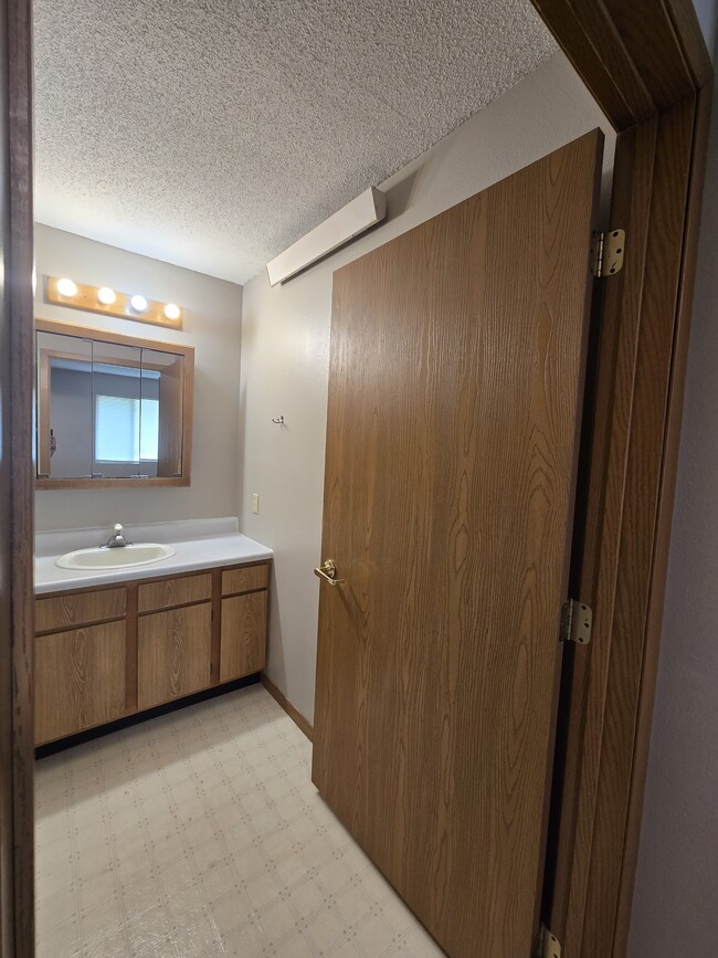 Photo - 8th & 8th Apartments Unidad 201