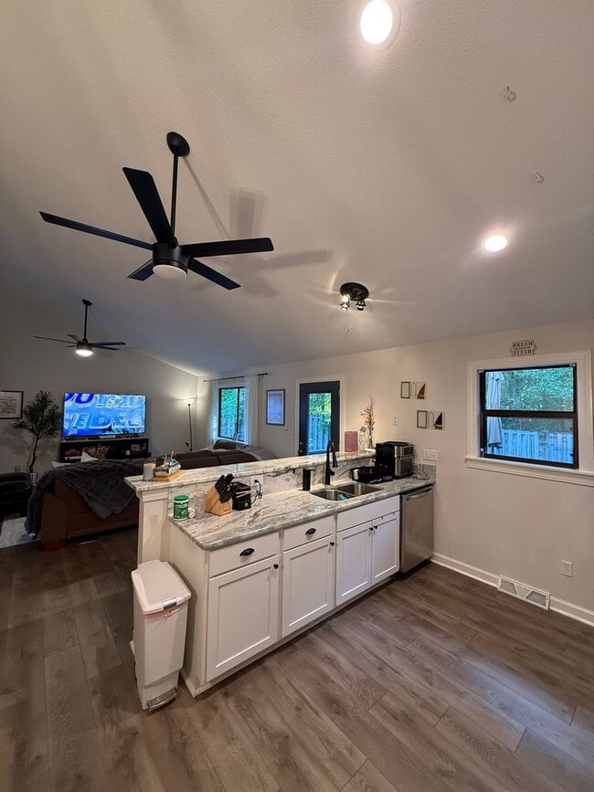 Photo - 4104 Cheney Pl