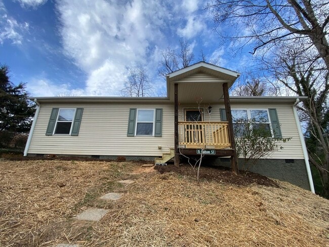 Building Photo - West Asheville - Recently Renovated 3-Bedroom home with large yard