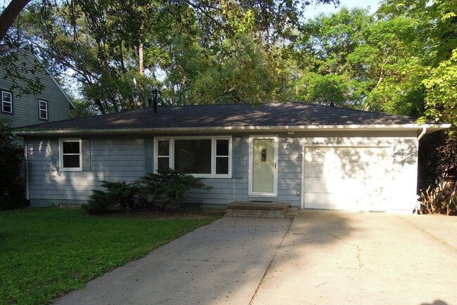 Building Photo - 807 7th Ave Rental