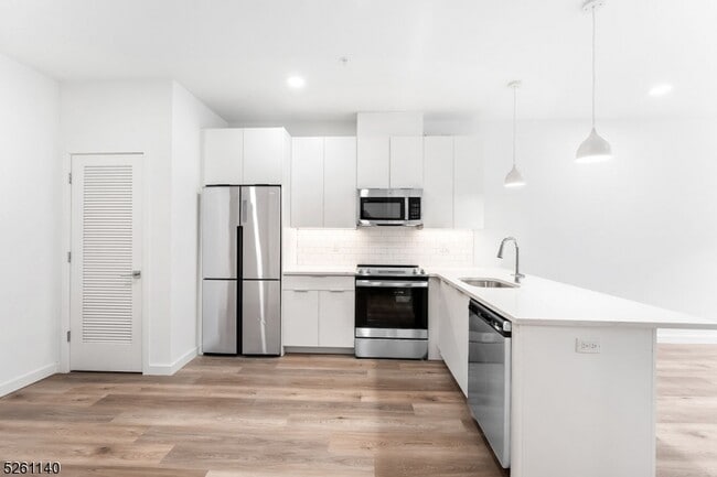 25 Freeway Dr E Unit 508