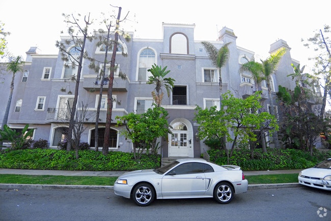 The Terraces At Alvern Circle