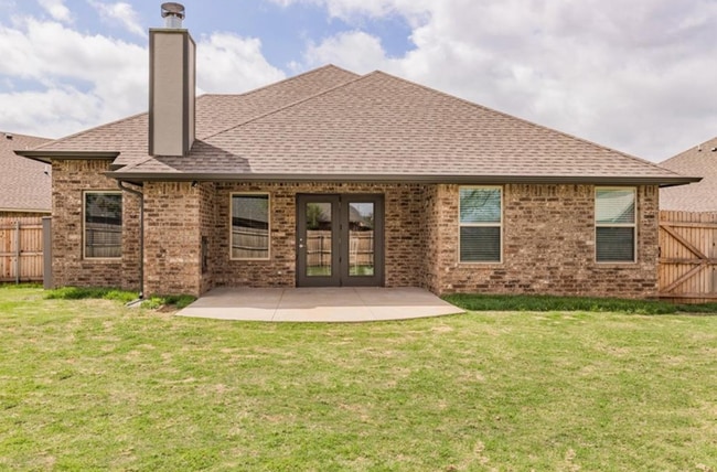 3700 Palisade Ln