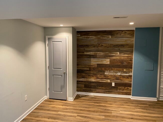 Photo - 5804 Berwyn Rd