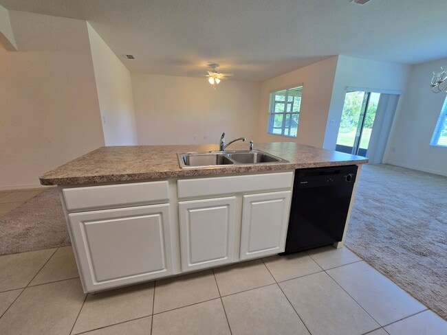 Photo - 121 Fishermans Cove Dr