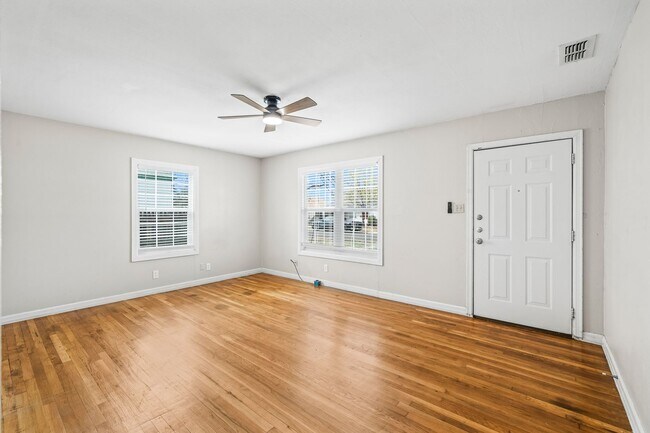 Photo - Wonderful 2/1 in Central Lubbock!