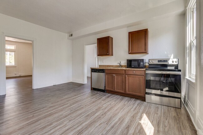 Photo - 2647 S 18th St Unit Apt 2