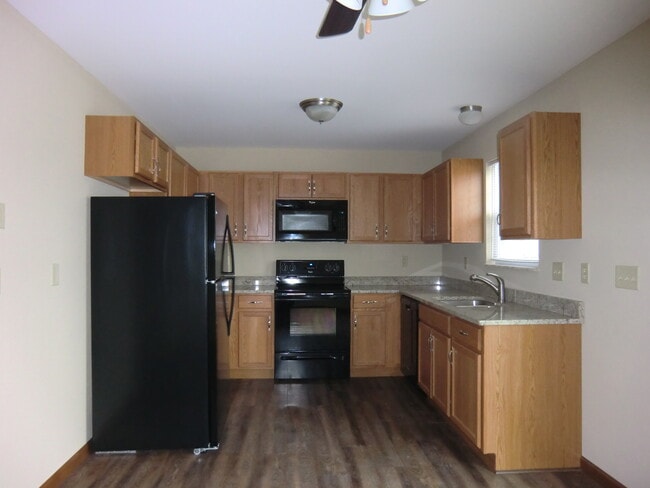 Photo - 2135 Suncrest