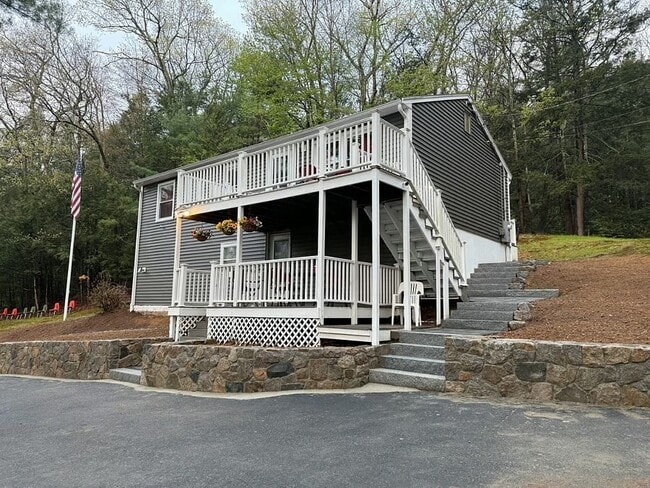 89 Westwood Dr Unit 2-3