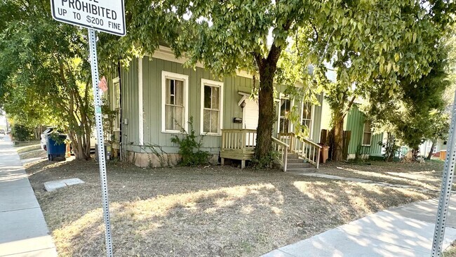 Building Photo - 2nd Street Triplex Unit A Rental