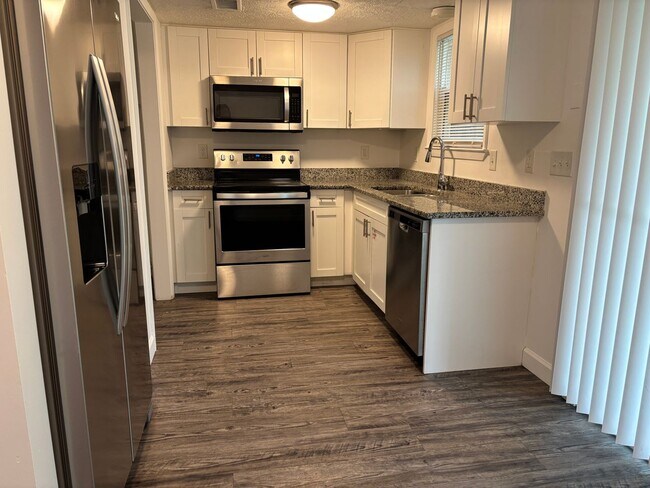 Photo - 1629 N James Ave