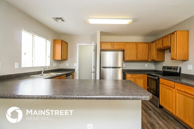 Photo - 2233 W Broadway Ave