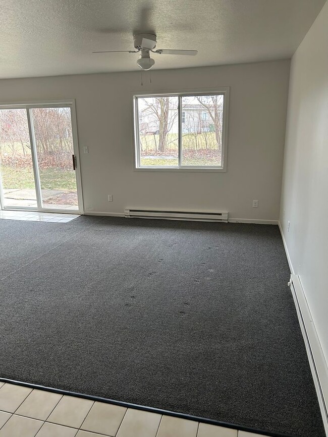 Photo - 3 Bedroom, Single-story Townhomes for rent... Unit 603 S. Union