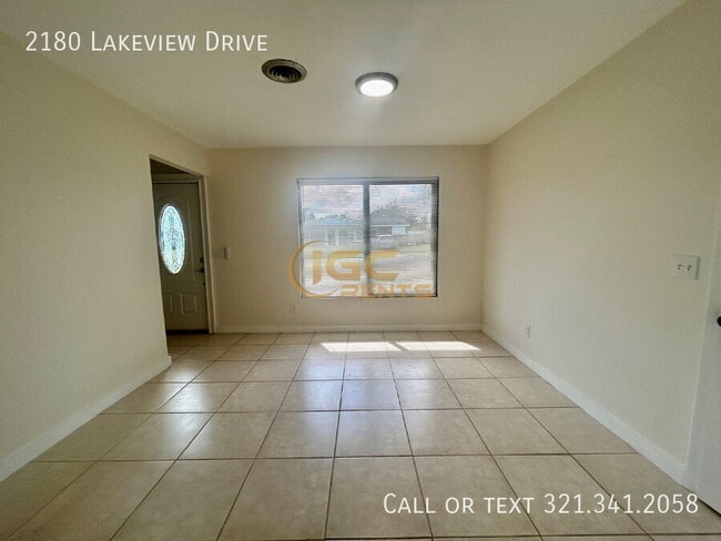 Photo - 2180 Lakeview Dr