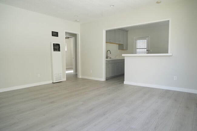 Photo - 141 Marguerita Ave Unit A