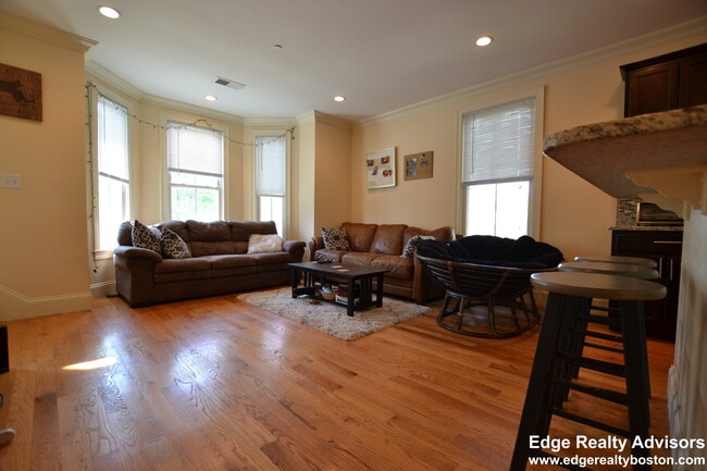 Photo - 11 Sparhawk St Unit 4