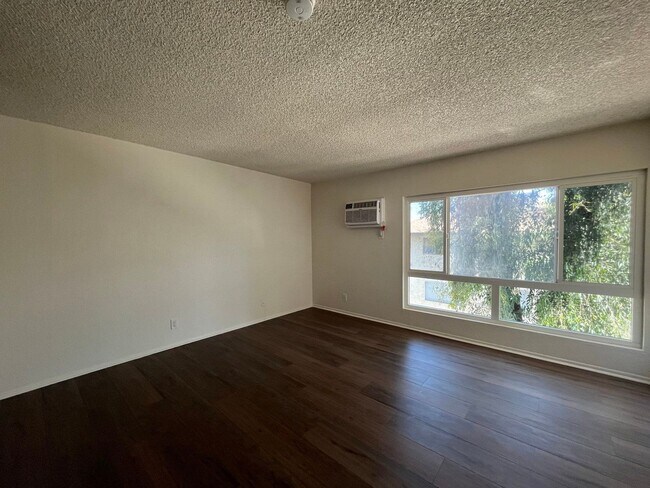 Photo - 9010 Tobias Ave Unit 354