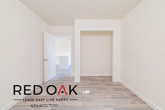 Photo - 1028 W 110th St Unit 6