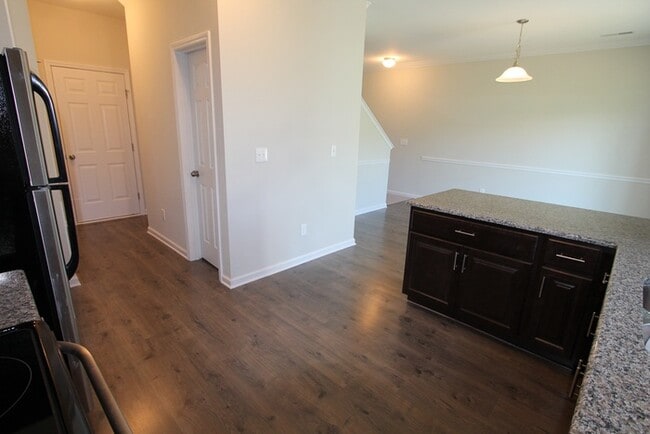 Photo - 3BD/2.5BTH Townhome North Western School District