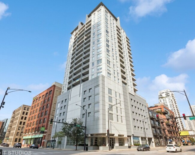 Photo - 330 W Grand Ave Unidad 1403 Rental