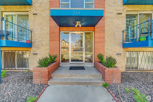 Building Photo - Lincoln Plaza Apartments