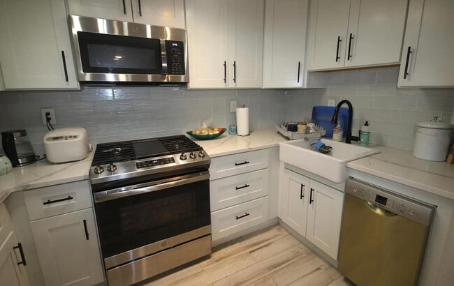 Photo - 422 Hudson St Unit 1