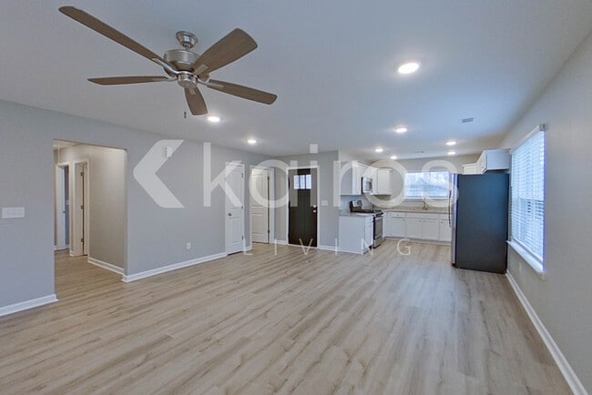 Photo - 128 Denise Dr