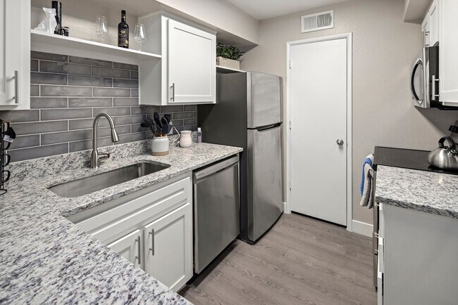 Photo - Jade Ridge Apartments