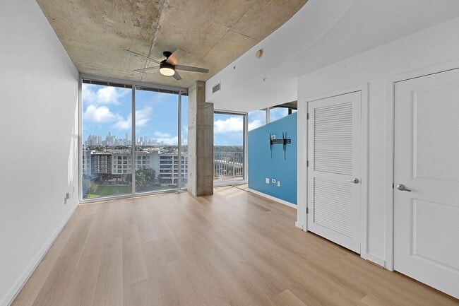 Building Photo - 5925 Almeda Rd Unit 10909