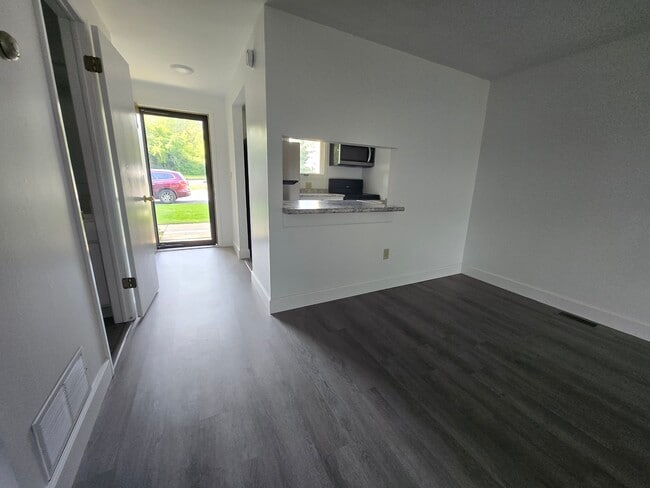 dining/kitchen/foyer - 47 4th Ave