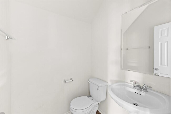 Photo - 457 Bedford Falls Ln