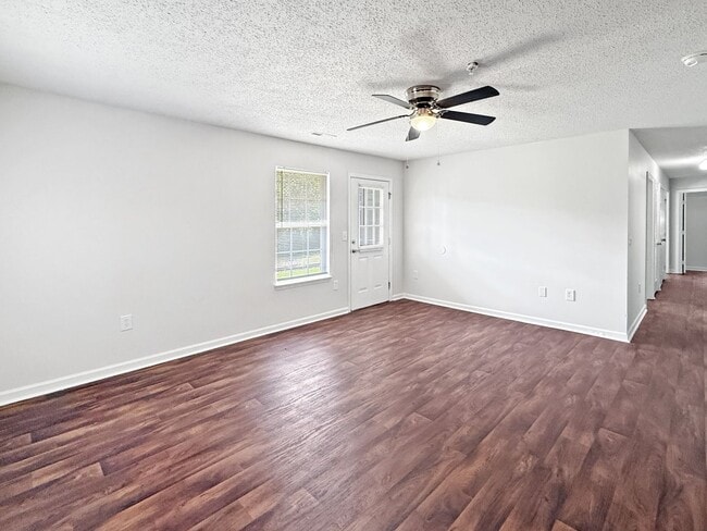 Photo - Massive 3 Bedroom in Montevallo*** 3 Bed 2...