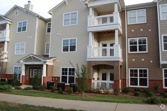 Building Photo - 2BD/2BATH Condo One Level in Cornelius Com...