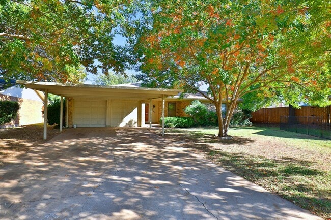 Photo - Cul-de-Sac 3/2/2; Ward, Madison, Cooper schools